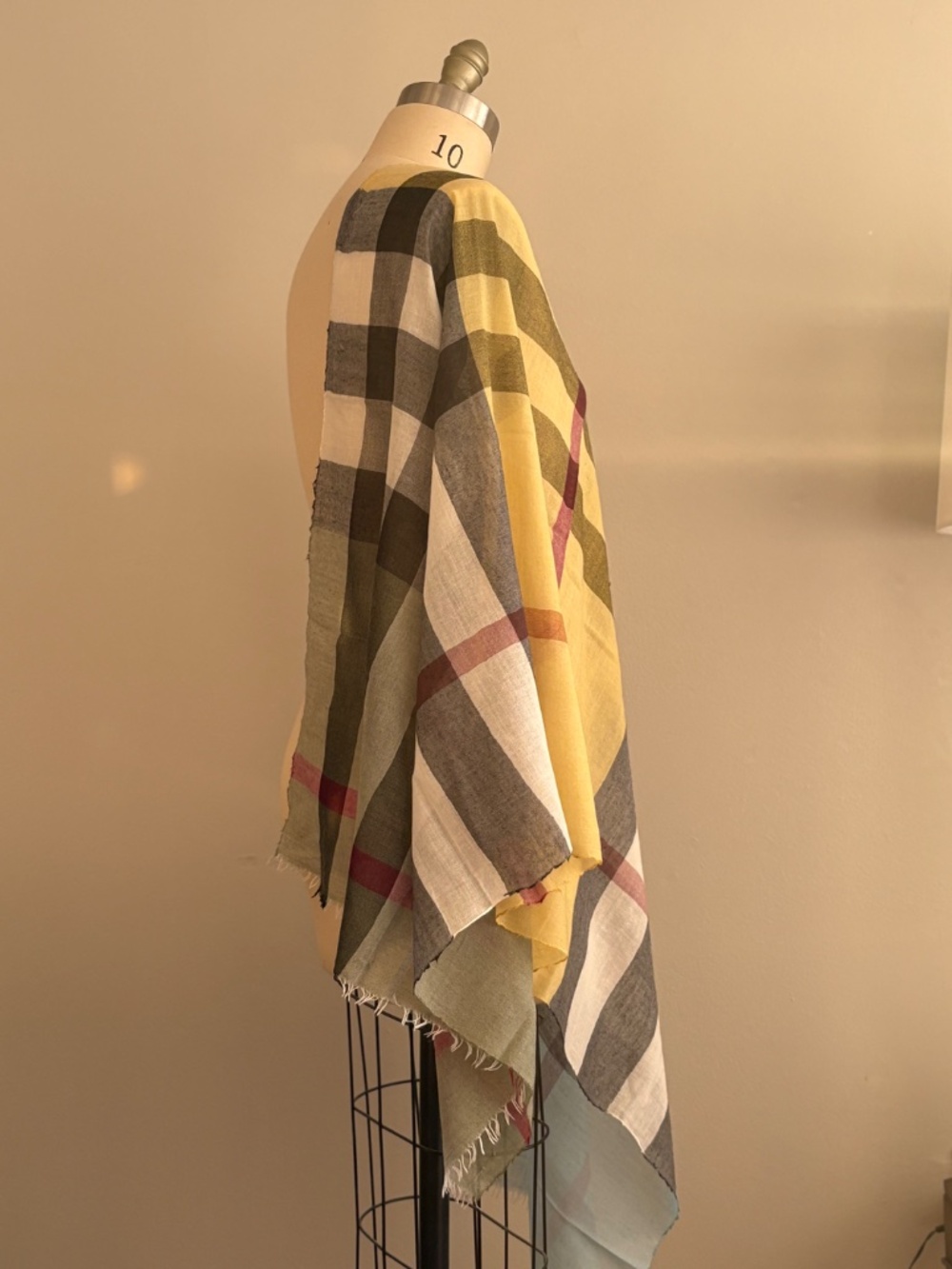 Burberry Shawl Lightly Used Made in Italy - Picture 2 of 4